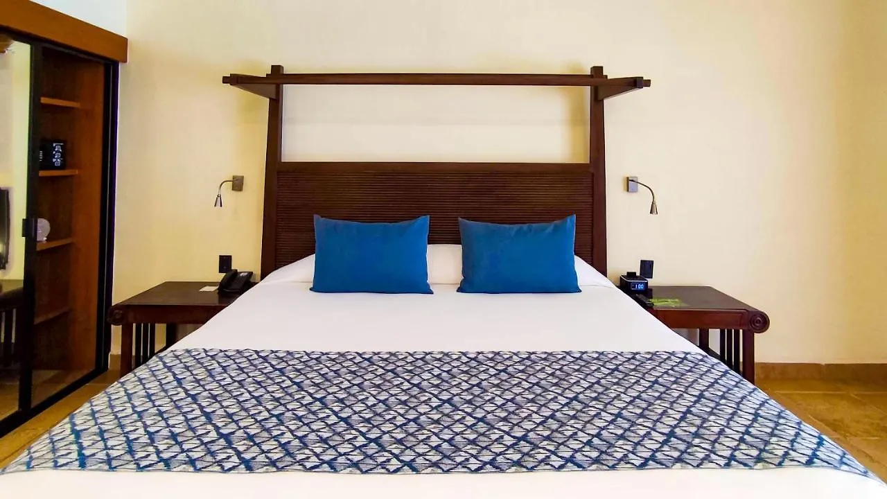 **** Resort Catalonia Yucatan Beach Puerto Aventuras Mexico