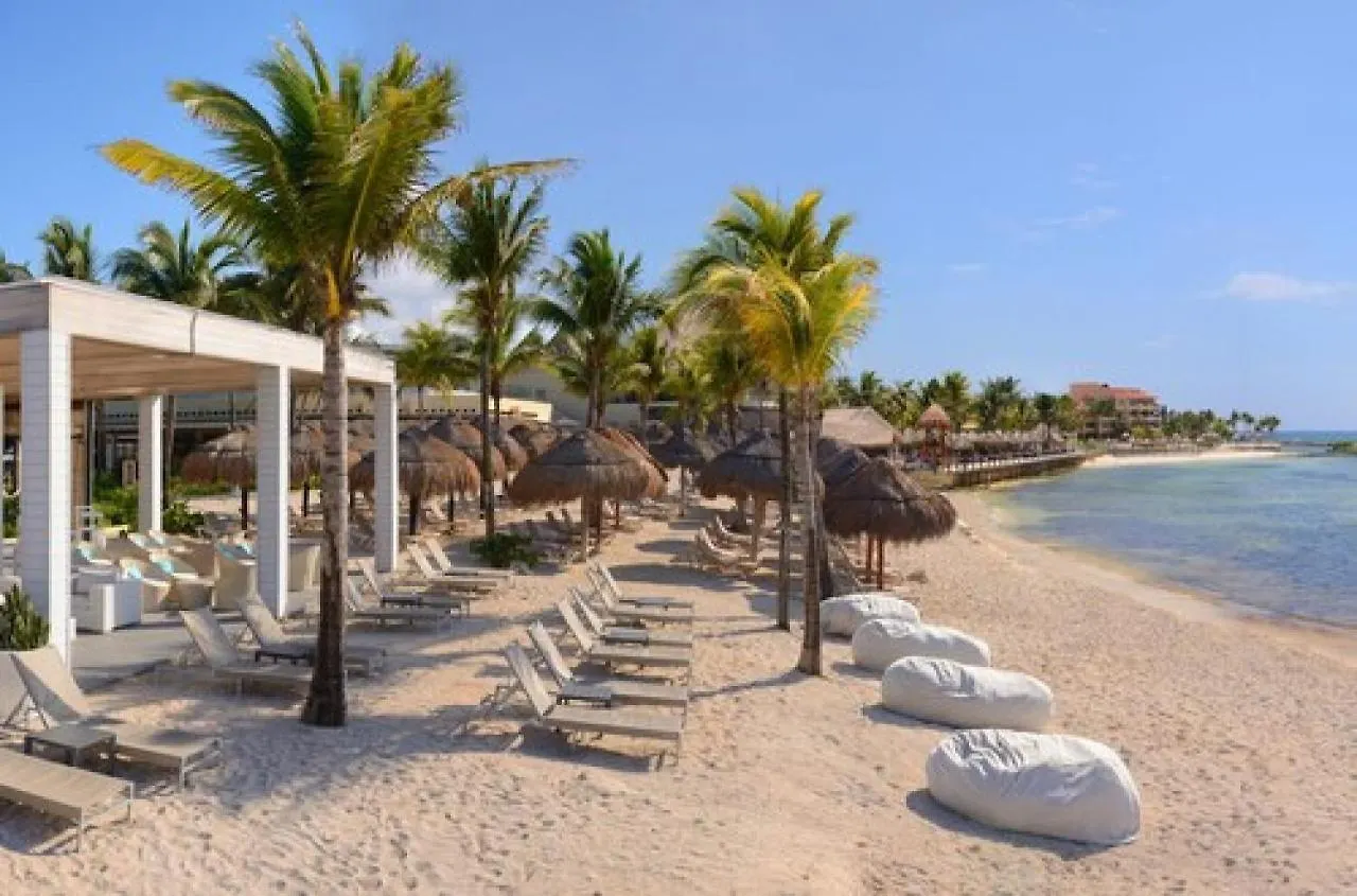 Catalonia Yucatan Beach Puerto Aventuras